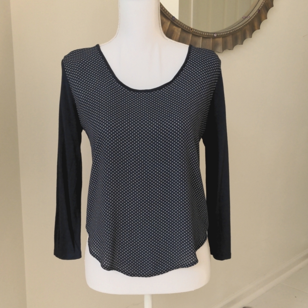 Extra small navy blue flowy pattern long sleeve Loft shirt